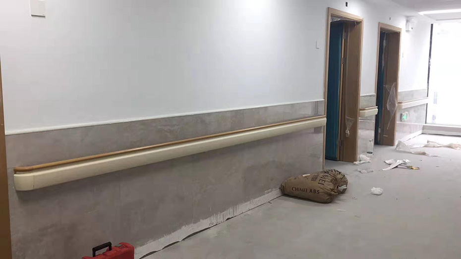 清潔防撞扶手的時候應(yīng)該注意什么？