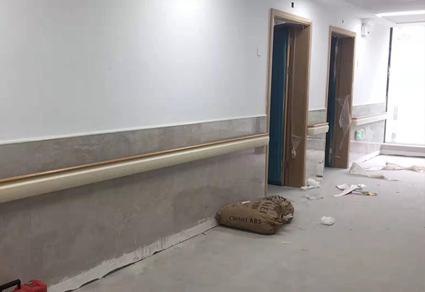 清潔防撞扶手的時候應該注意什么？