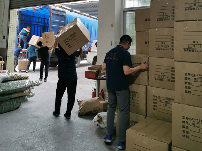 發(fā)貨 發(fā)貨~~~衛(wèi)生間無(wú)障礙扶手、無(wú)障礙折疊椅凳整車(chē)發(fā)貨啦！